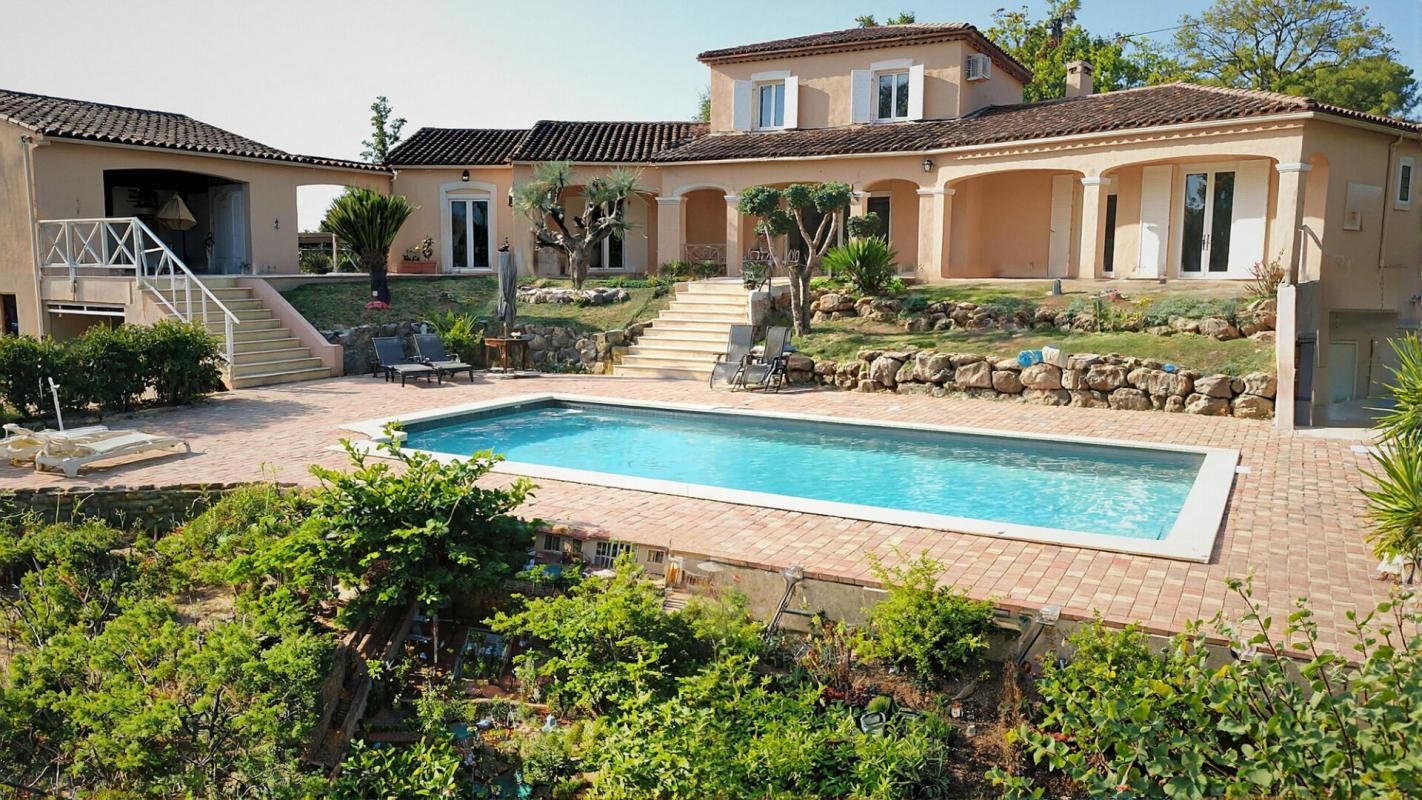 DRAGUIGNAN À Draguignan Villa familiale avec logement indépendant et piscine 2
