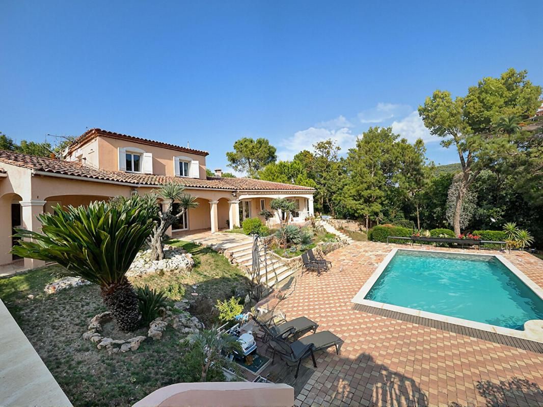 DRAGUIGNAN À Draguignan Villa familiale avec logement indépendant et piscine 3