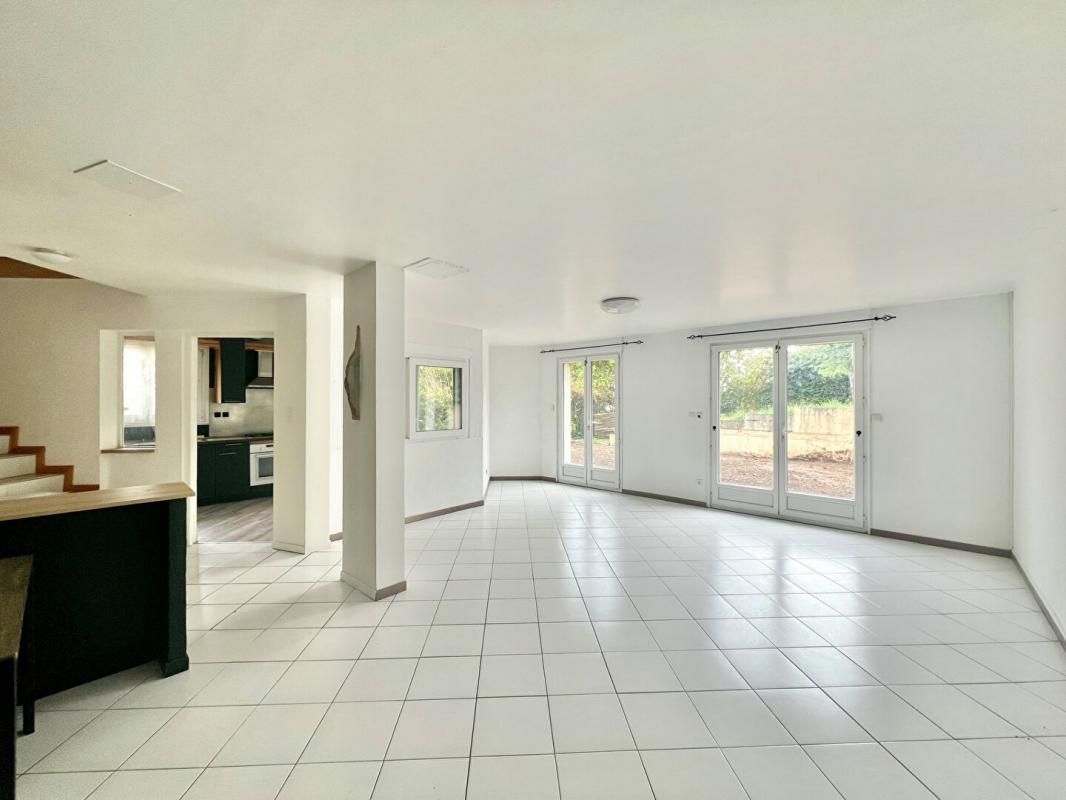 THOIRY Thoiry - Maison individuelle 4 pièces 138 m2 3