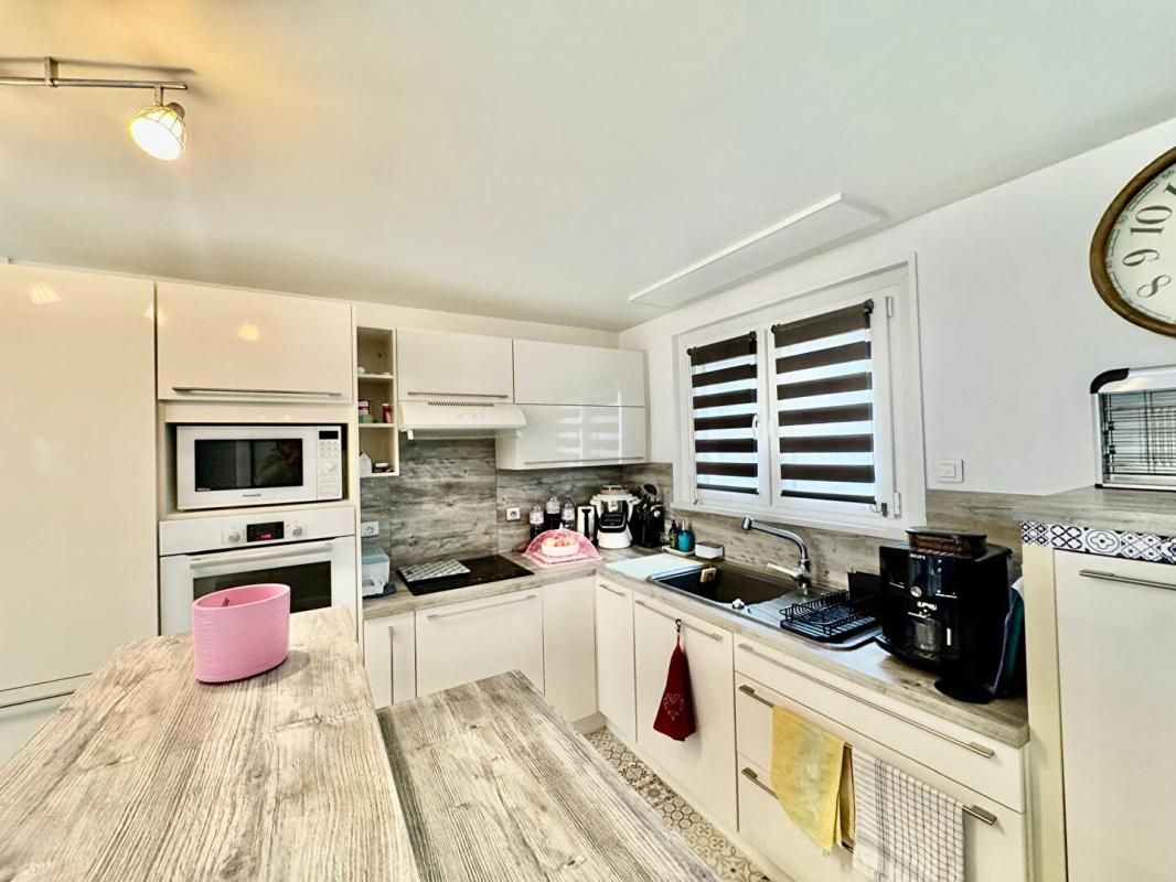 THONON-LES-BAINS THONON-LES-BAINS Maison T5 bis 99 m², calme, proche de toutes commodités (74200) 2