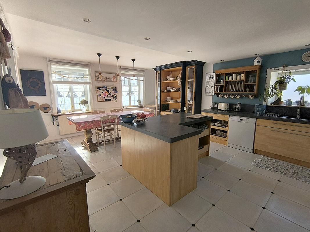 LE COUDRAY-SAINT-GERMER Villa 249 m²  - Le Coudray-Saint-Germer (60850) 3