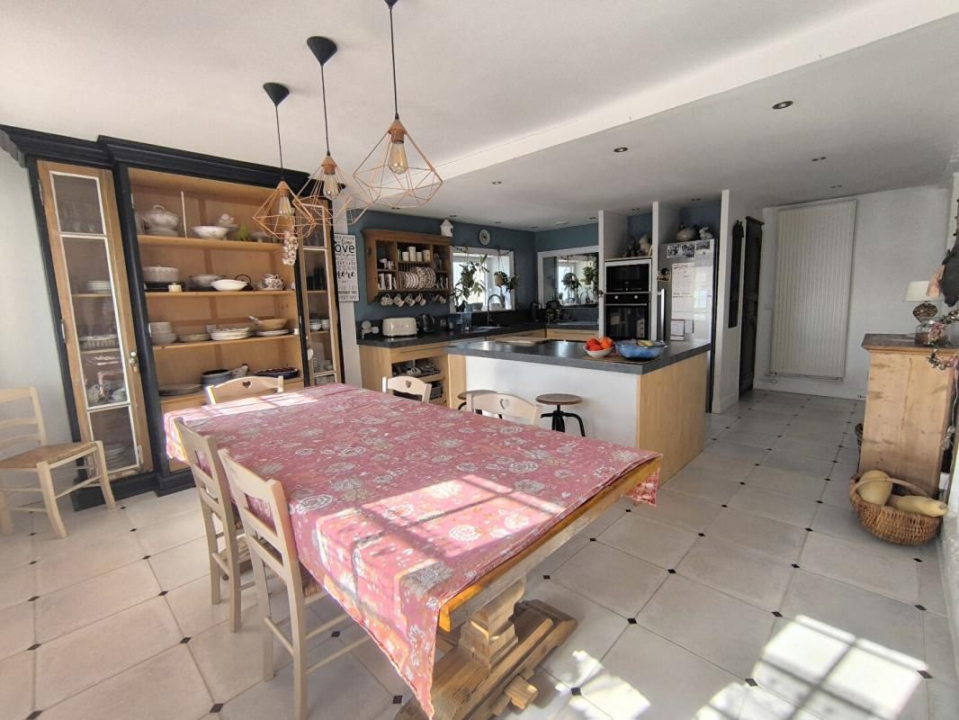 LE COUDRAY-SAINT-GERMER Villa 249 m²  - Le Coudray-Saint-Germer (60850) 4