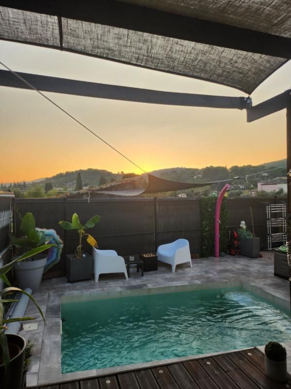 NEBIAN Maison 121 m²  piscine, panneaux solaires 1