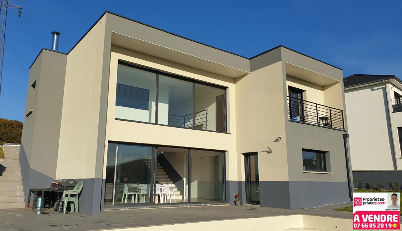 Maison 8 pièces de 213 m²