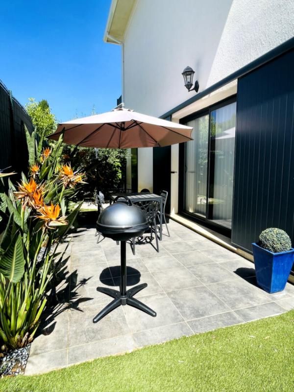 SANARY-SUR-MER Sanary sur Mer - T2 avec jardin et place de parking privée 2