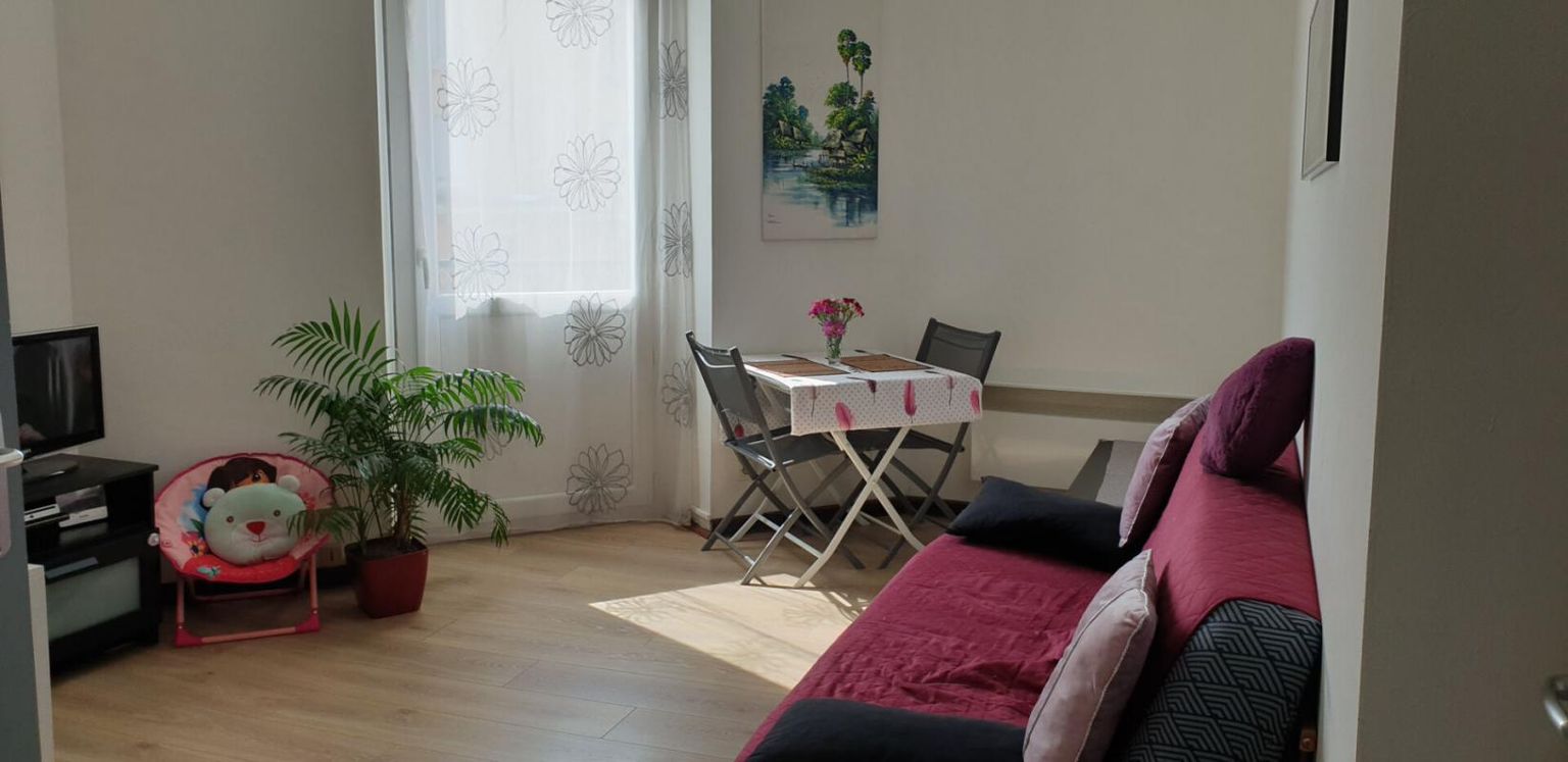 CHATEAUNEUF-DE-GALAURE immeuble de rapport à vendre , idéal investissement locatif CHATEAUNEUF DE GALAURE  IMMEUBLE DE RAPPORT 3