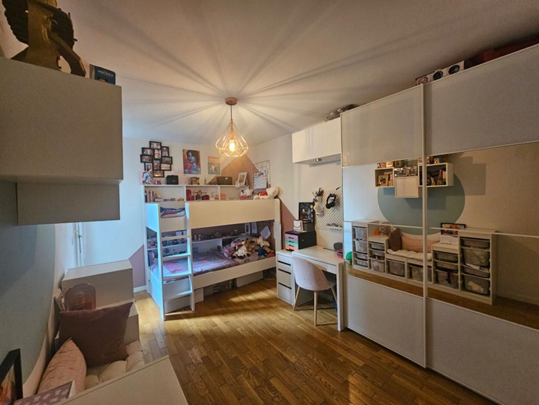 COURBEVOIE Appartement Courbevoie 3 pièce(s) 63 m2 2