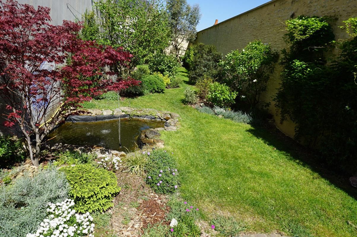 NEVERS Maison familiale Nevers-Hyper Centre-Ville Maison  7 pièce(s) 204 m2 2