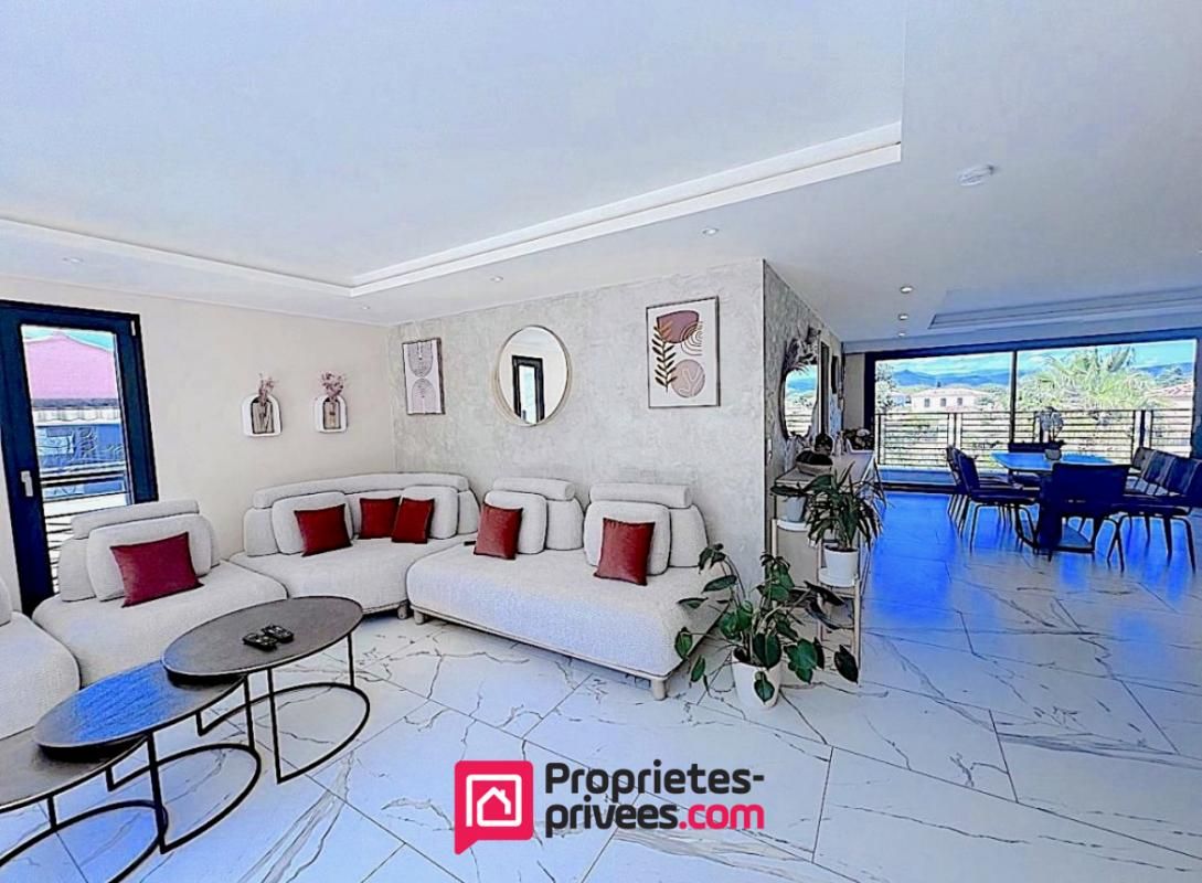 Villa contemporaine 8 pièces - 210m² - Puget Sur Argens