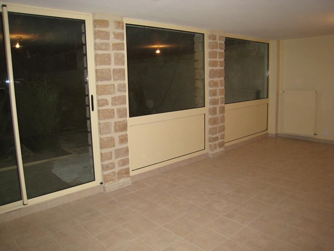 BOURG-EN-BRESSE Immeuble Bourg-en-Bresse/3 grands appartements 4