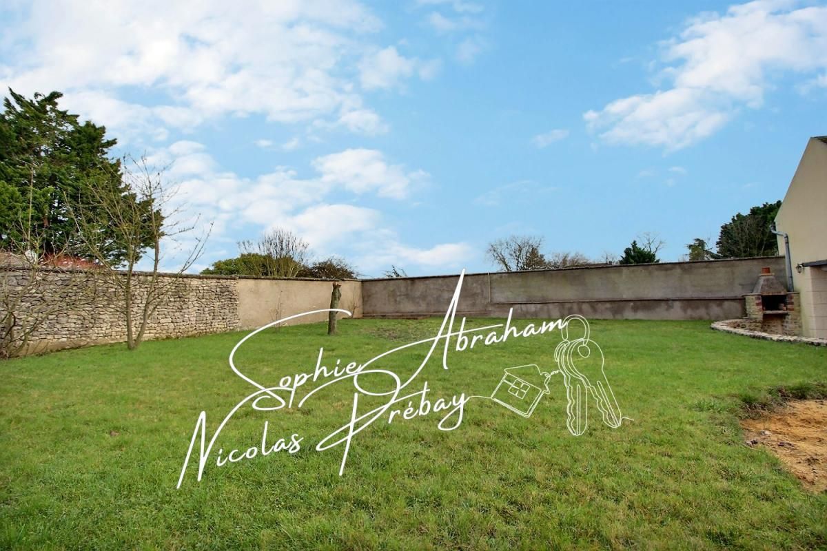 ANGERVILLE Maison en pierres rénovée, 6 chambres avec jardin et garage 2