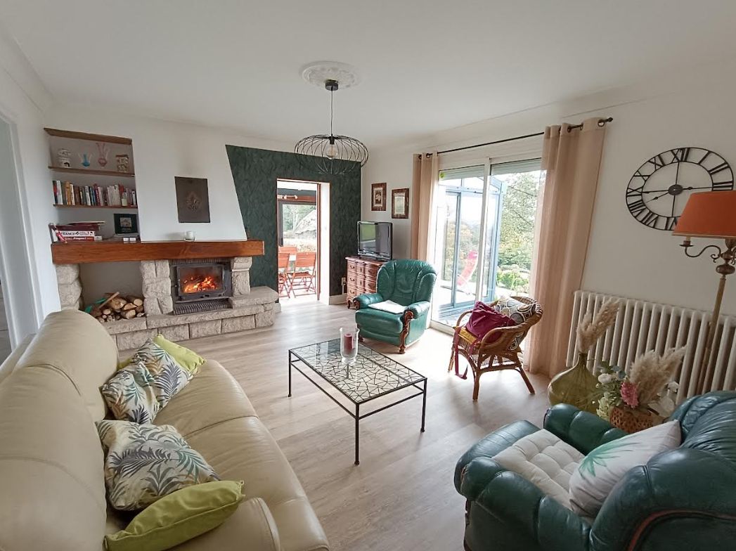 PLONEVEZ-DU-FAOU 29530 Plonévez du Faou maison, véranda, calme, dépendances sous-sol Hangar sur 11 000 m² 2