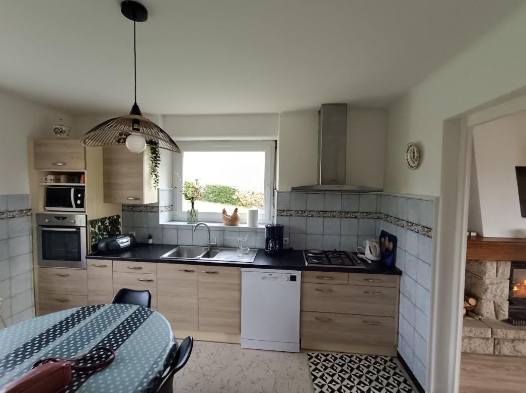 PLONEVEZ-DU-FAOU 29530 Plonévez du Faou maison, véranda, calme, dépendances sous-sol Hangar sur 11 000 m² 3