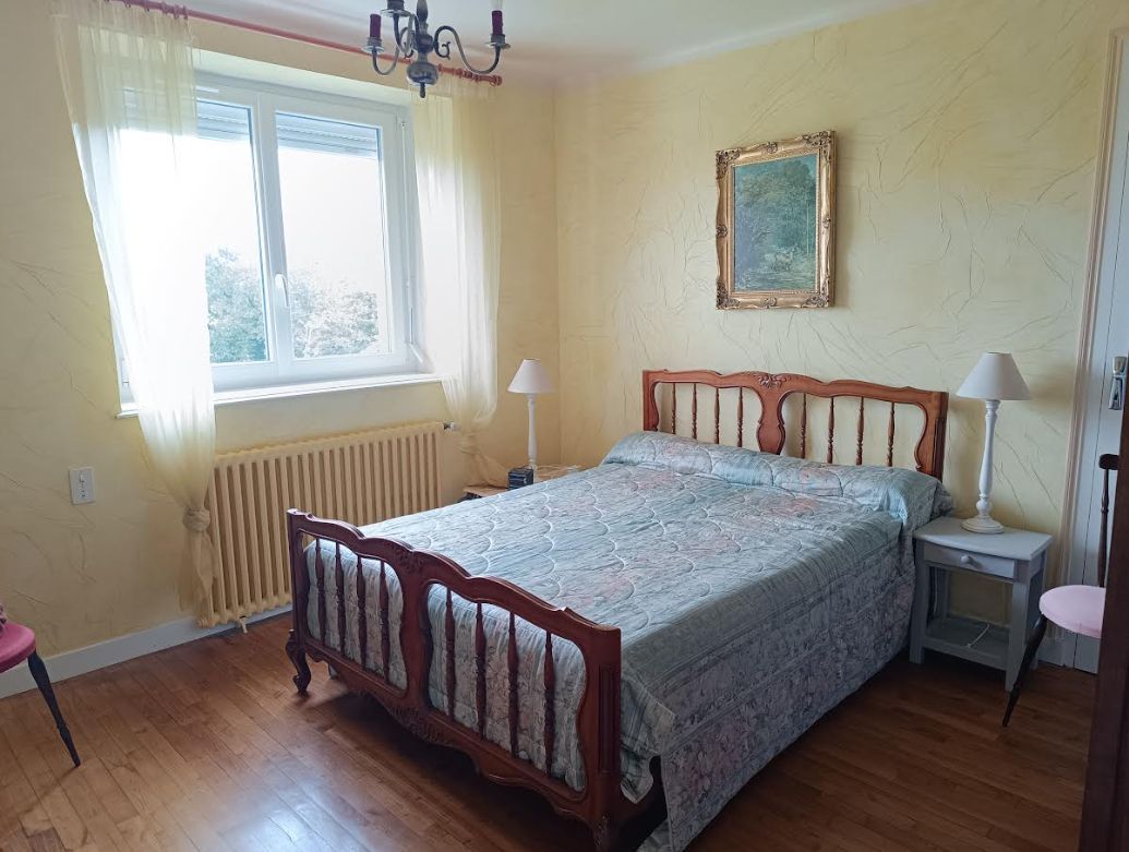 PLONEVEZ-DU-FAOU 29530 Plonévez du Faou maison, véranda, calme, dépendances sous-sol Hangar sur 11 000 m² 4