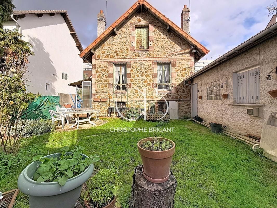VILLEJUIF Maison Villejuif 5 pièce(s) 95 m2 Avec Garage de 45 m² 2