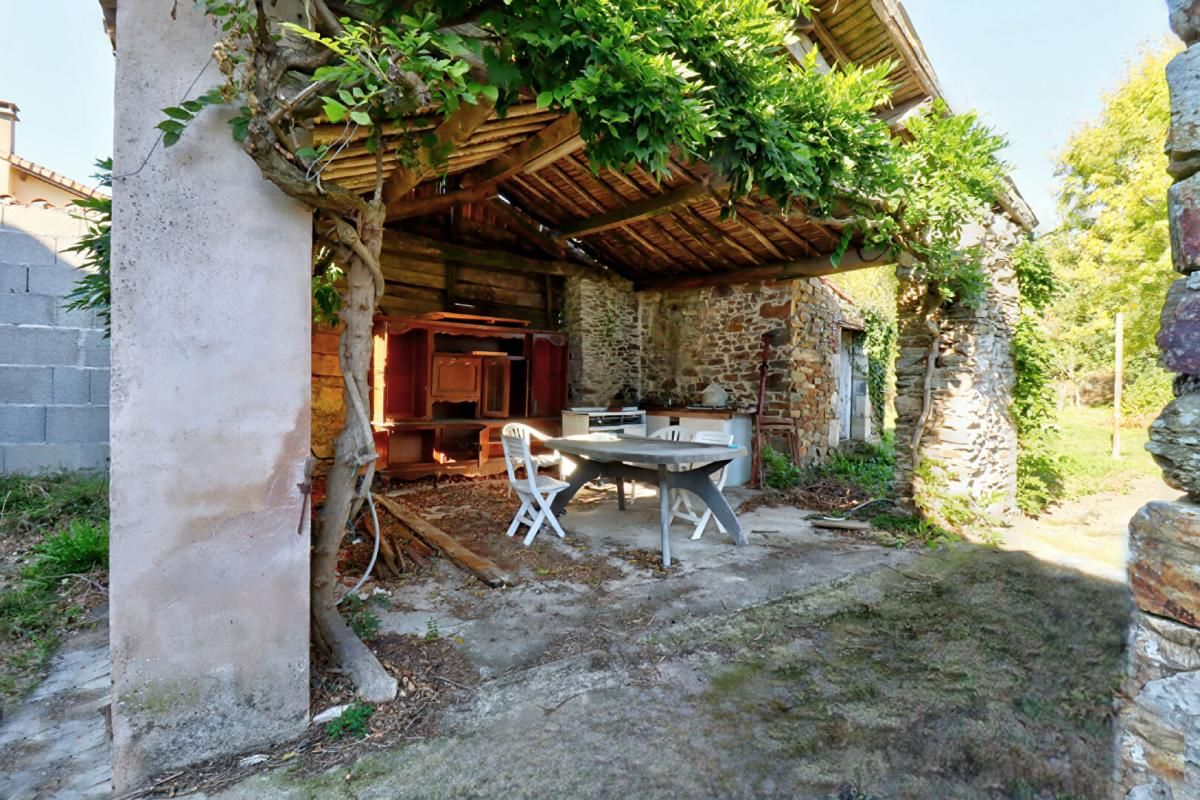 PAMPLIE Maison Pamplie 6 pièce(s) 134 m2 2