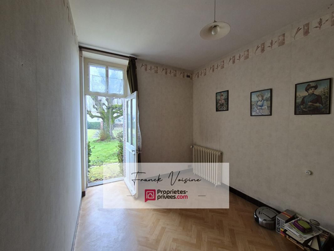 LES HERBIERS Maison de 77 m2 A VENDRE  aux Herbiers avec 2 chambres et 1 bureau sur une parcelle de 916 m2 2