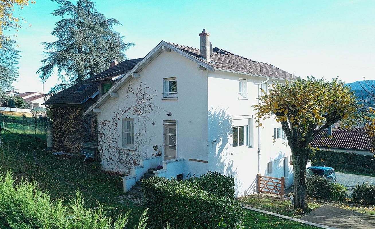 PONTCHARRA-SUR-TURDINE Propriété  comprenant 3 appartements  dans un parc arboré de 2753 m² 4