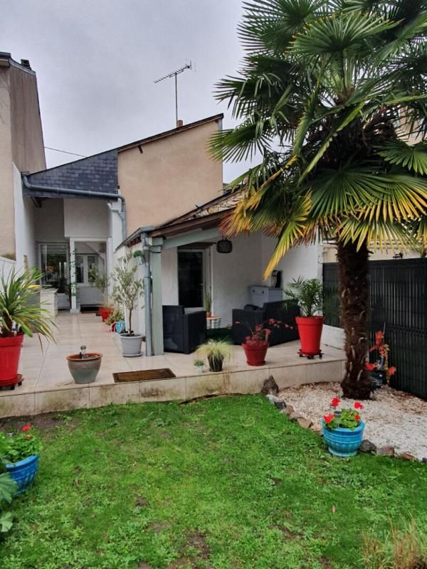 Maison de ville 4 pièce(s) 93 m2 , 3 cbres et jardin