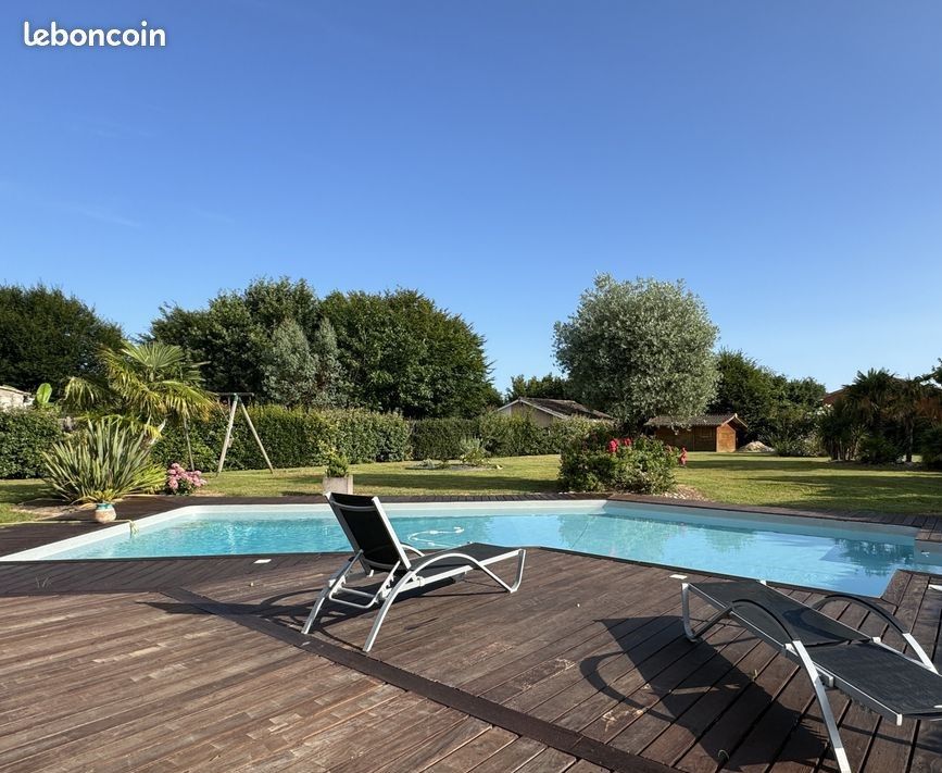 SAINT-DENIS-DE-PILE Villa de grand standing 2