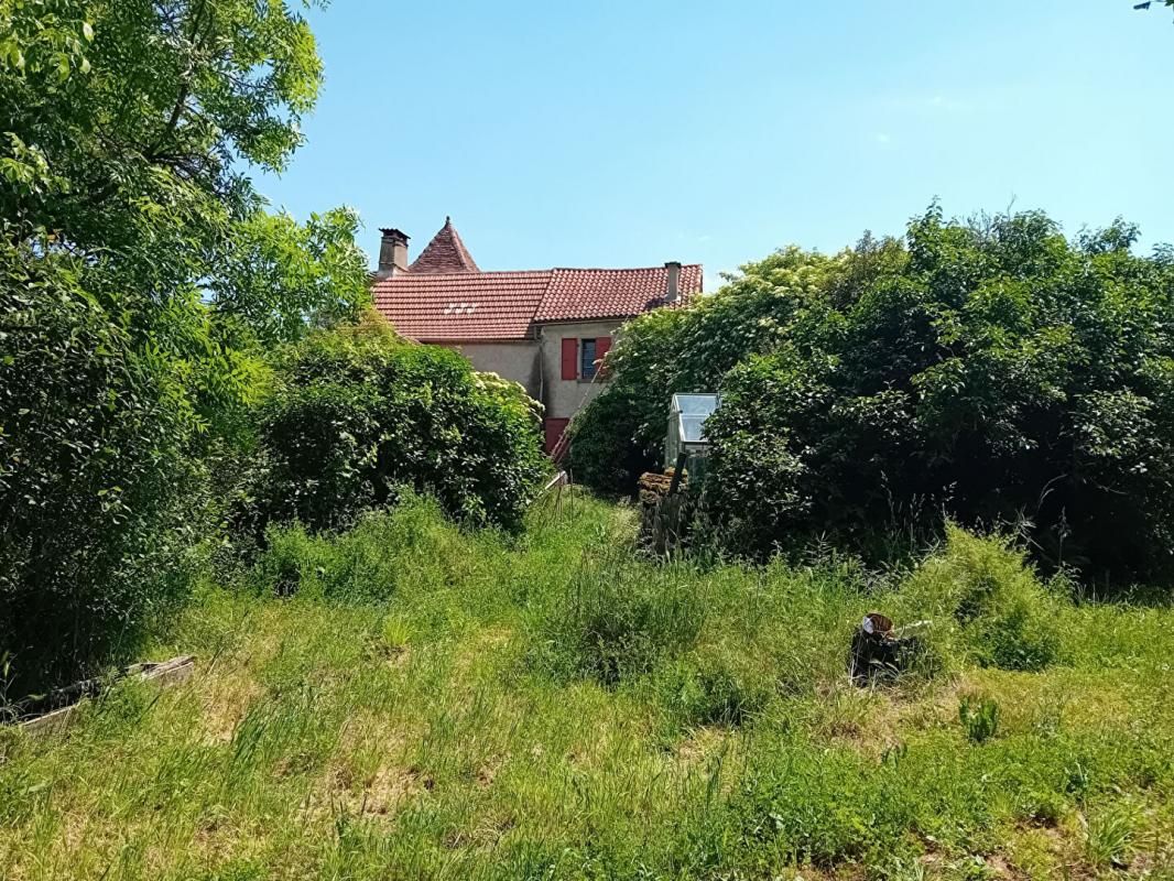 LIMOGNE-EN-QUERCY Ferme 8 pièces 156 m2 et dépendances 2