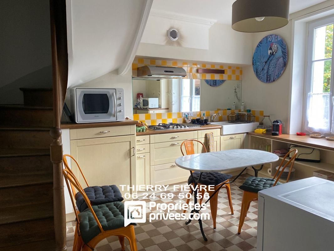 VILLAINES-LES-ROCHERS Villaines Les Rochers  - 37190 - Maison de 3 pièces de 69 m2 (2 chambres) avec cour , préau, espaces troglodytiques et bois 3