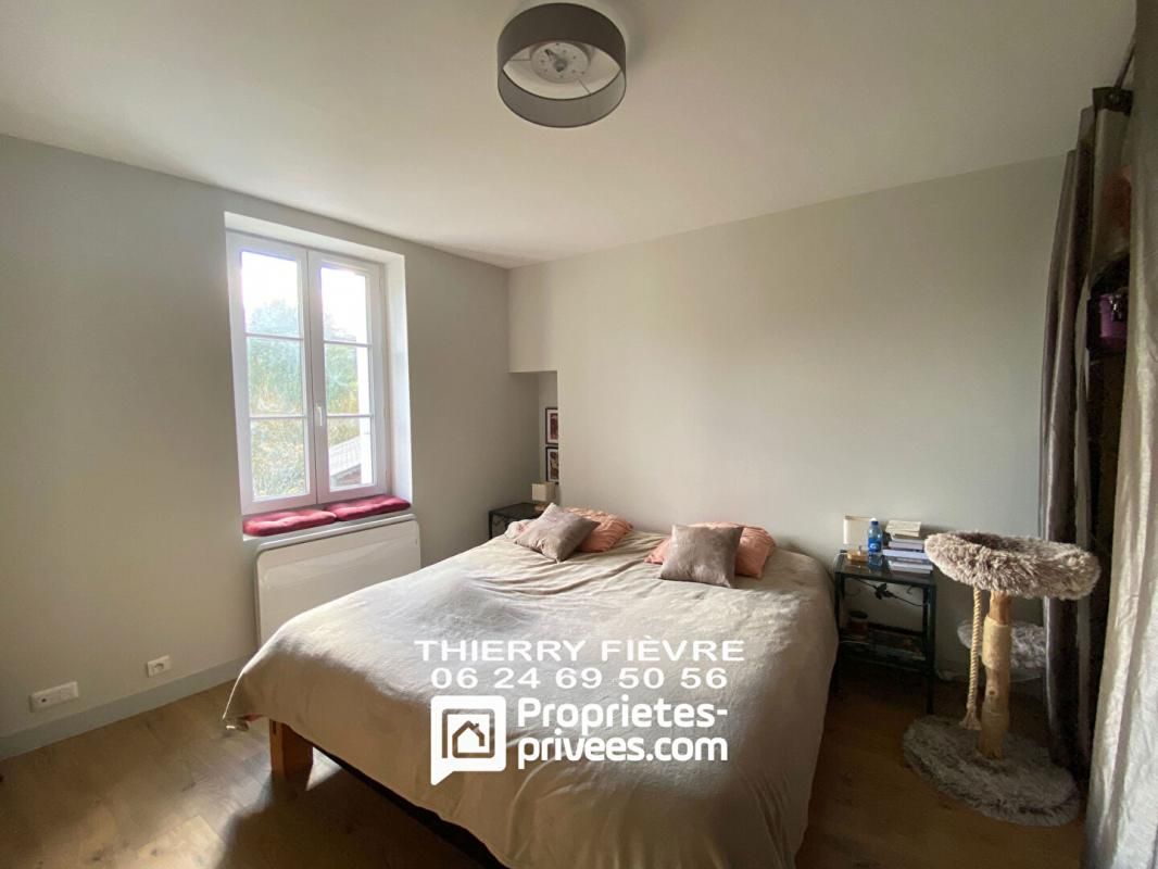 VILLAINES-LES-ROCHERS Villaines Les Rochers  - 37190 - Maison de 3 pièces de 69 m2 (2 chambres) avec cour , préau, espaces troglodytiques et bois 4