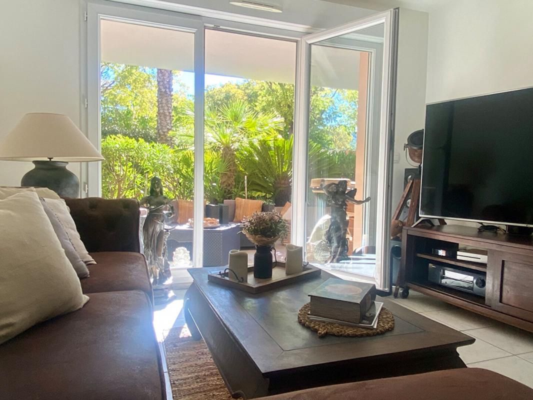 SAINT-CYR-SUR-MER Appartement 3 pièces avec garage et pl parking privés 2