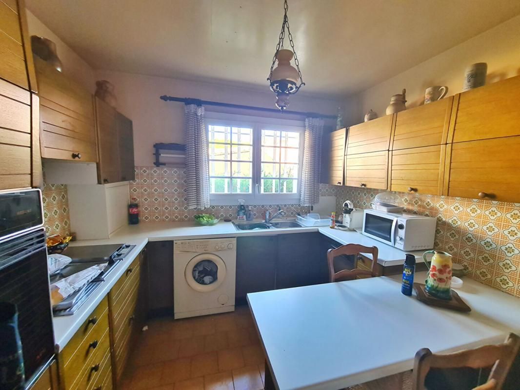 SIX-FOURS-LES-PLAGES VILLA T4 110m² AU CALME- QUARTIER BUCARIN 3