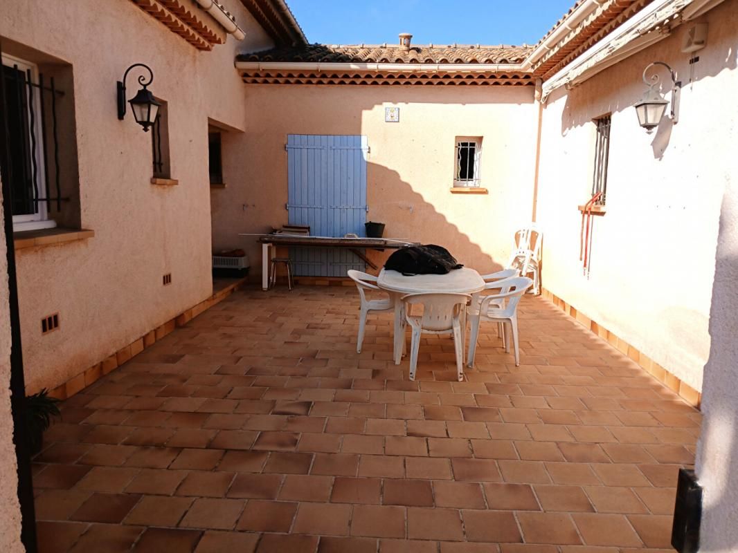 LE VAL Maison T4 de 149m² avec véranda, terrasses et garage sur 2075m² de terrain - LE VAL 3