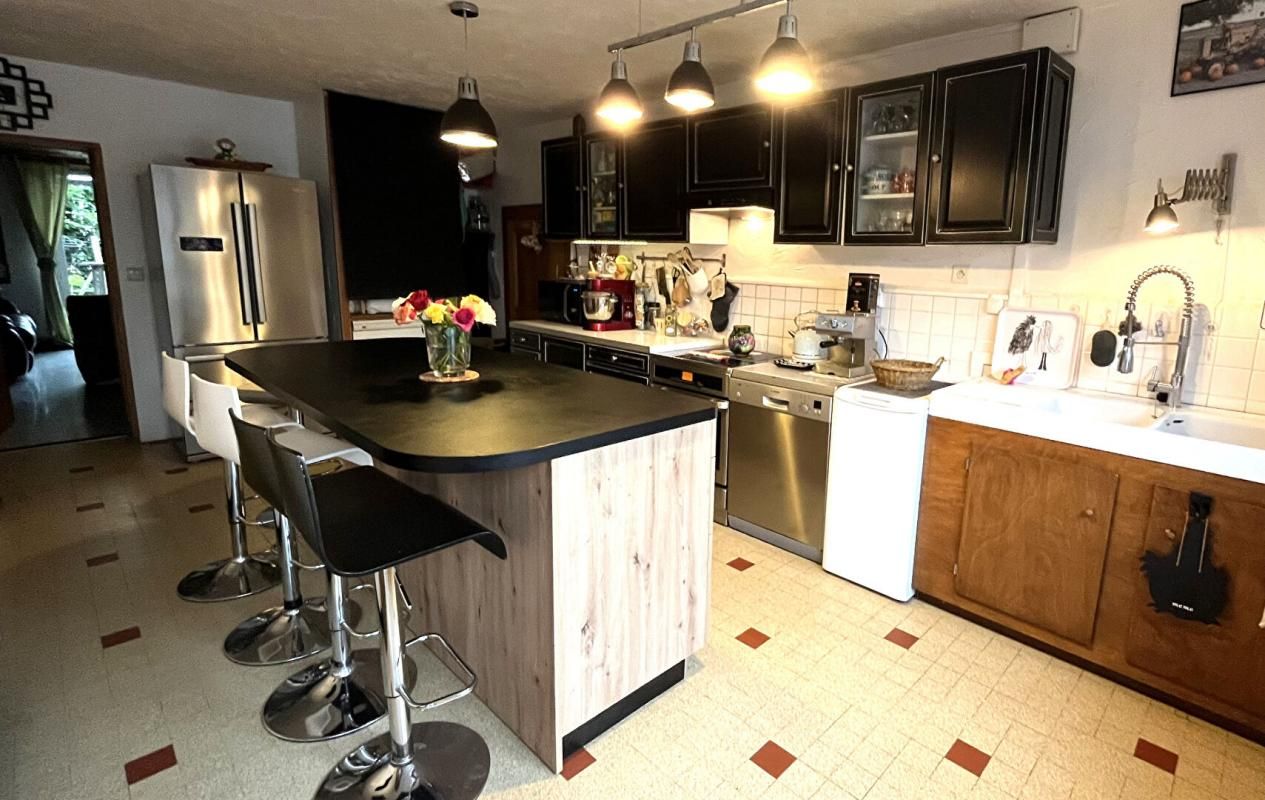 À vendre --  Maison de village 95 m² avec terrasse et garage -- Genod (39240)