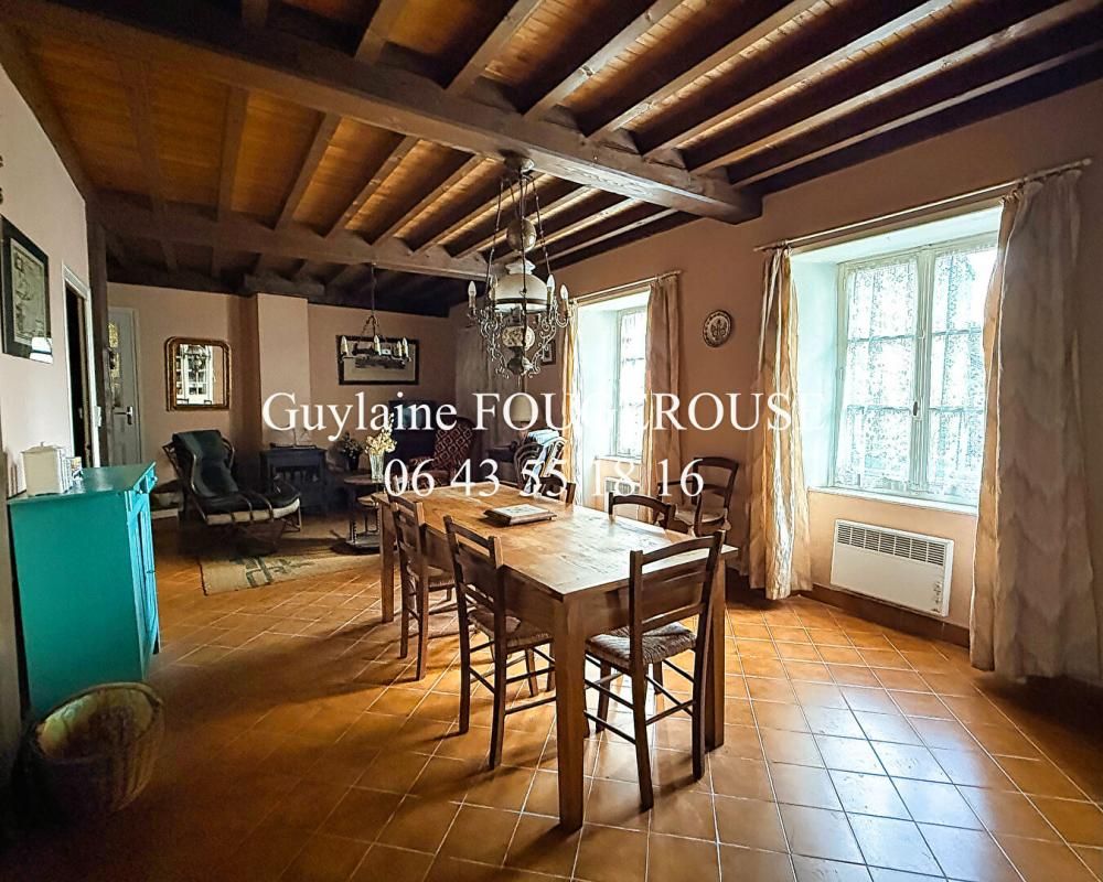 SAINT-ANTHEME Maison 7 pièce(s) 202 m2 3