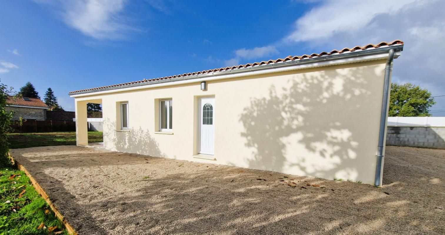 SAINT-PIERRE-D'EXIDEUIL Maison Saint Pierre D'Exideuil 4 pièce(s) 101 m2 2