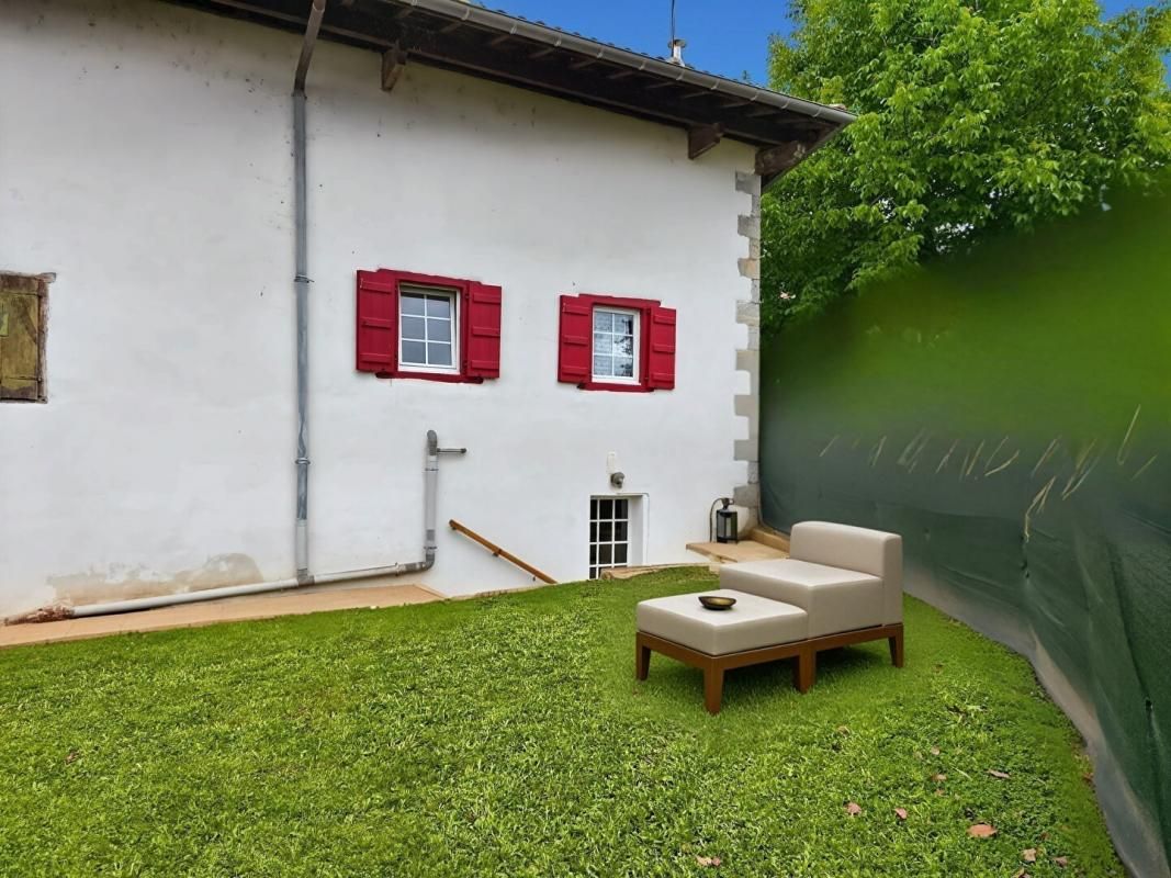 SAINT-PALAIS Maison  ancienne rénovée 5 pièce(s) 140 m2 jardin 75 m2 4