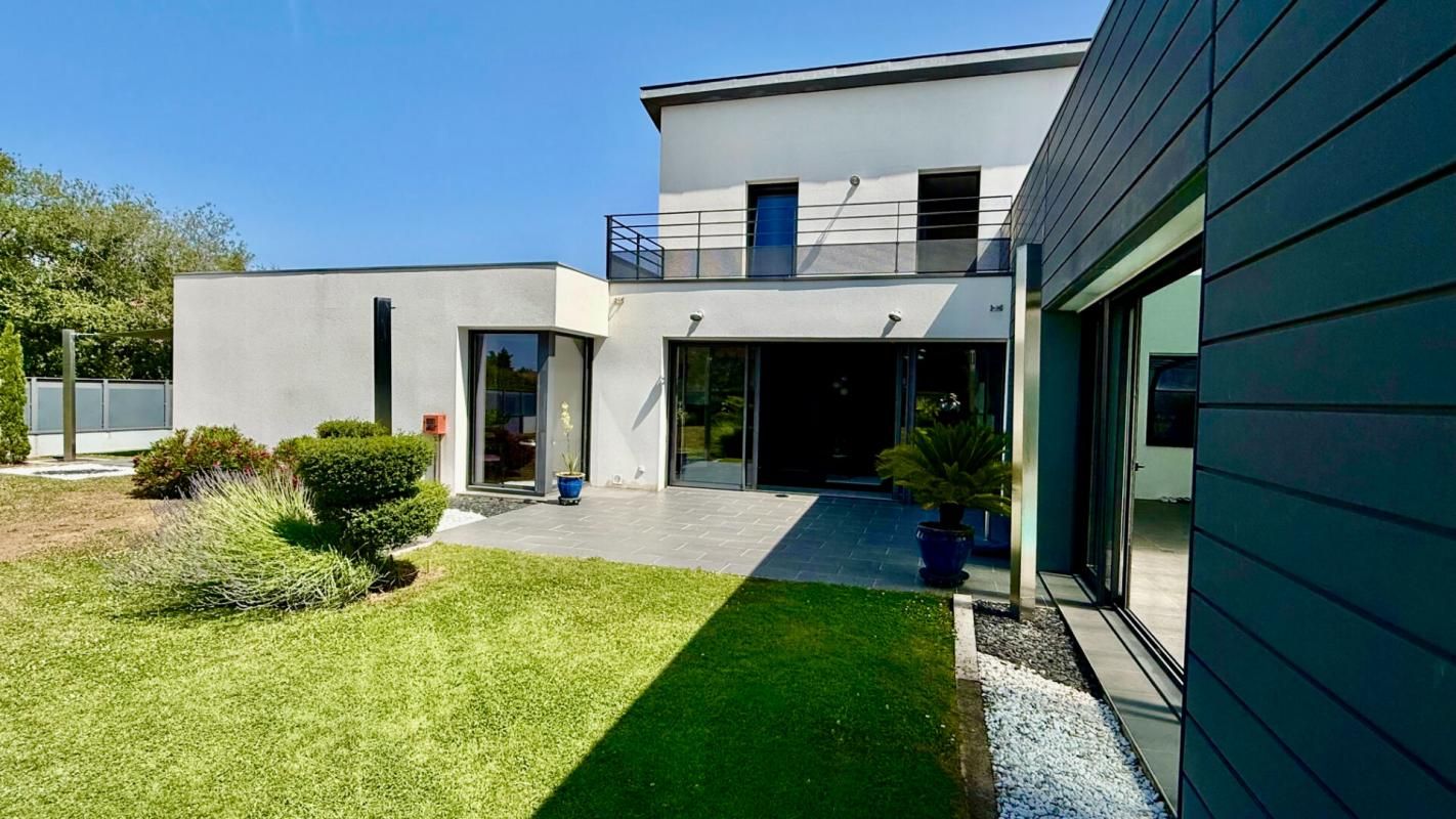 NANTES A VENDRE - MAISON D'ARCHITECTE - 9 PIECES 2