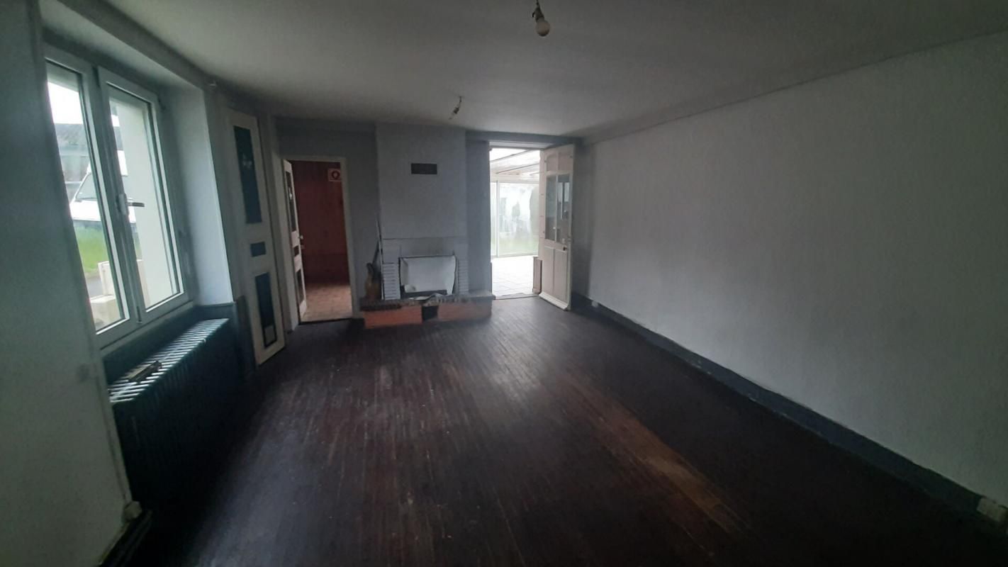 CISSE Maison à Cisse 6 pièce(s) 142 m2 environ avec COUR , GARAGE et GRANGE 4