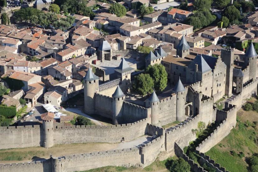CARCASSONNE EXEPTIONNEL !  Appartement duplex au coeur de la Cité Médiavale de Carcasonne 2