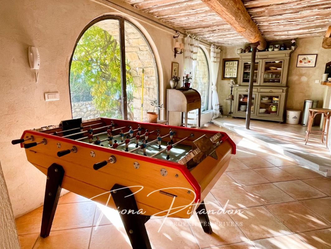 MERINDOL Bâtisse authentique au coeur de Mérindol avec un fort potentiel 2