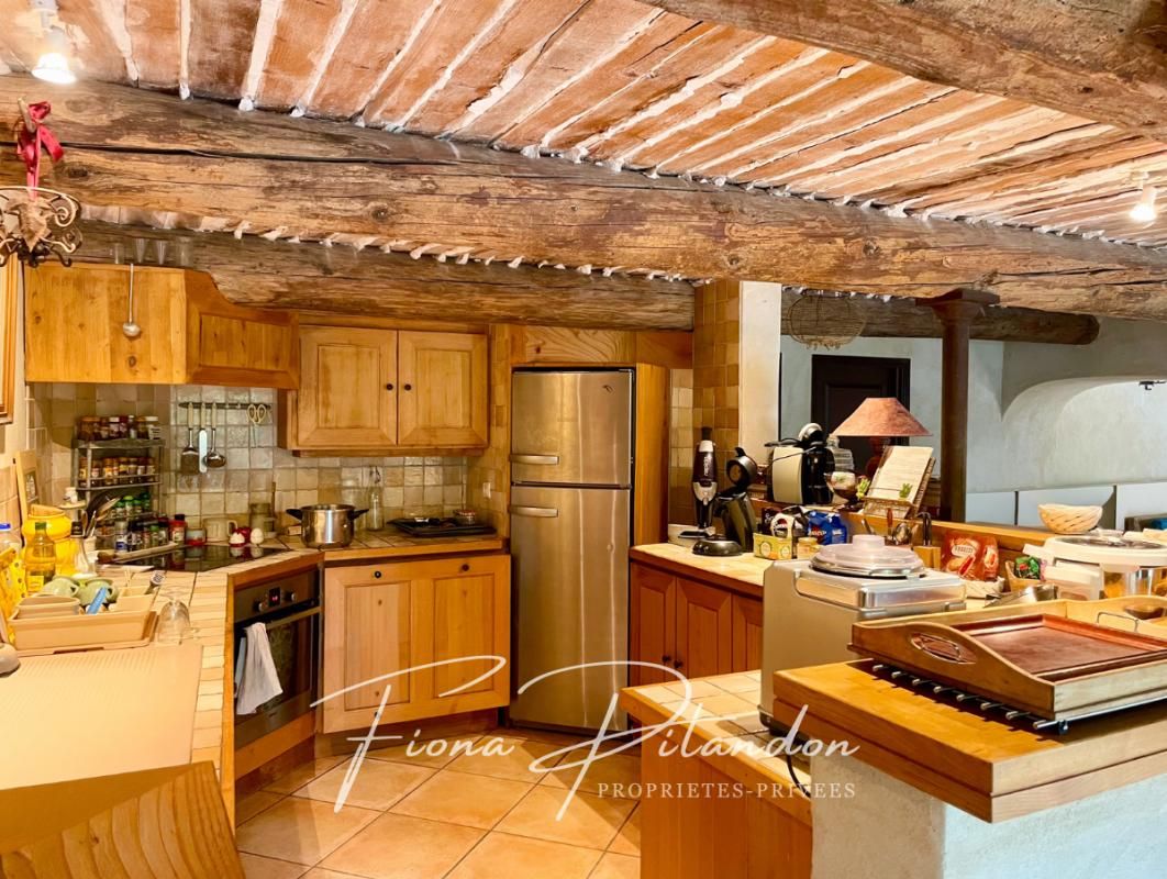 MERINDOL Bâtisse authentique au coeur de Mérindol avec un fort potentiel 4