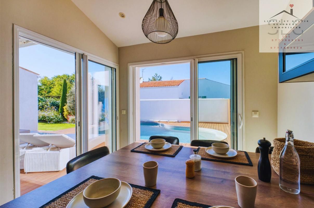 LE CHATEAU-D'OLERON Dept 17 - Île d'Oléron - Le Château d'Oléron - Maison/Villa 8 pièces - 174 m2 - Terrain avec piscine de 584 m2 3