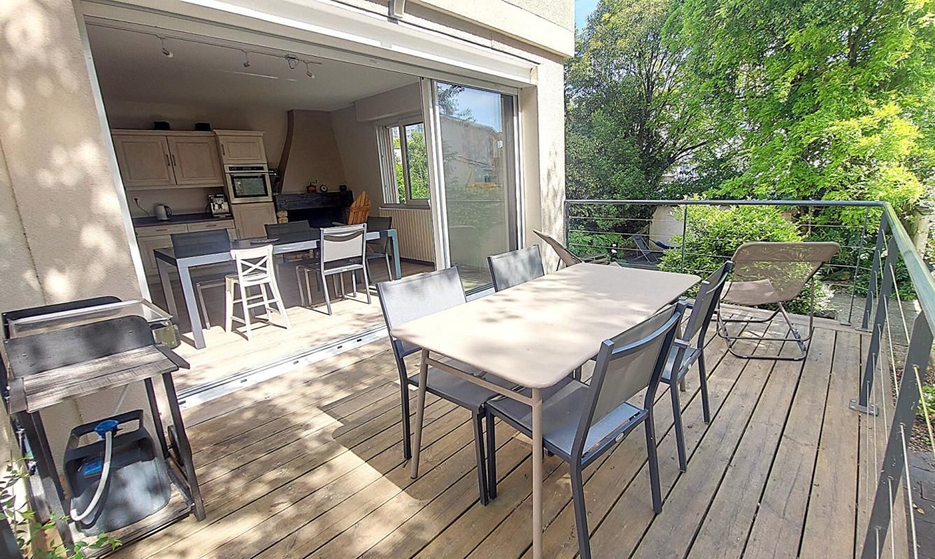 LE BOUSCAT Maison Le Bouscat 6 pièce(s) 160 m2 2