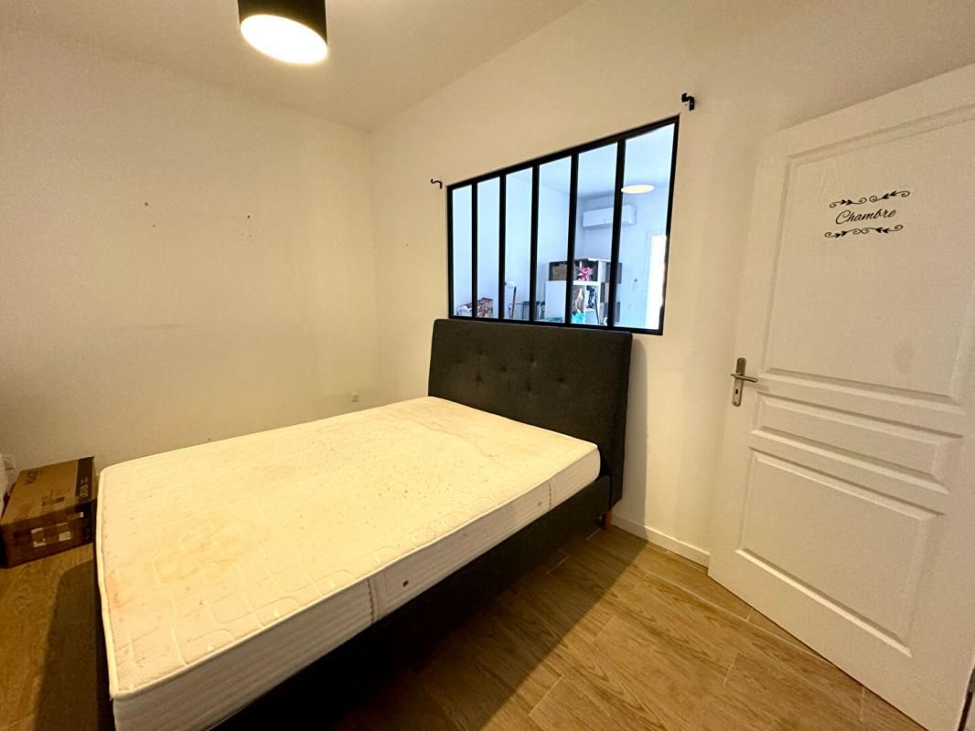 PORT-DE-BOUC IMMEUBLE AVEC APPARTEMENT ET LOCAL COMMERCIAL 3