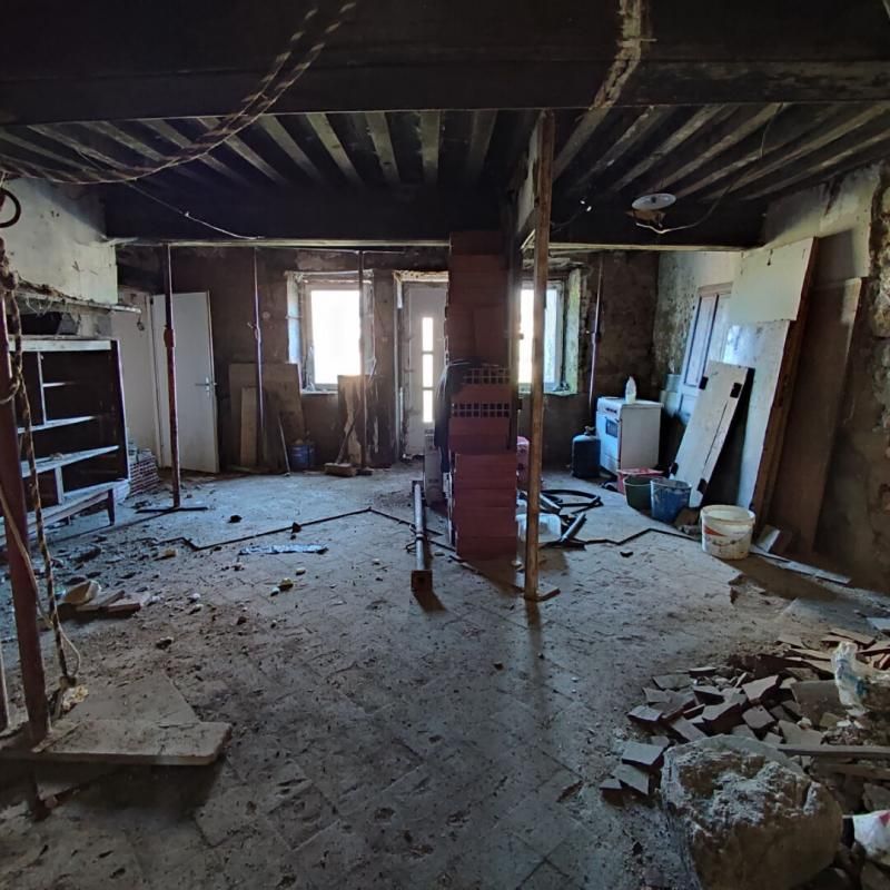 MARIGNY-L'EGLISE Maison Marigny L'Eglise 2 pièces  35 000 4