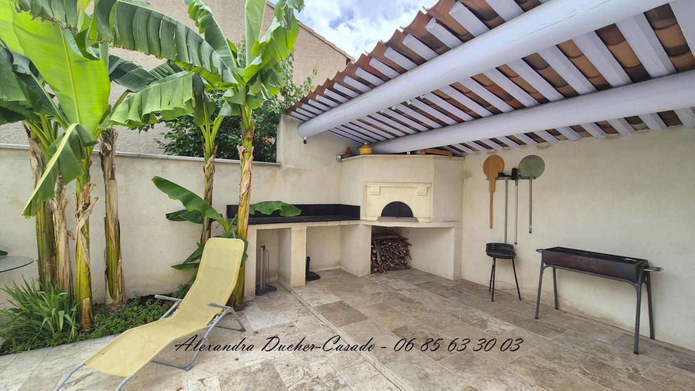 LES MEES Maison proche commodités centre-ville avec piscine et garage 2