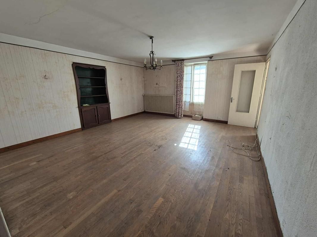 VILLEVIEUX Maison Villevieux 8 pièce(s) 220 m2 4