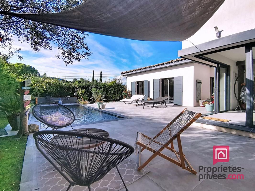 Villa contemporaine, 6 pièces 156 m2