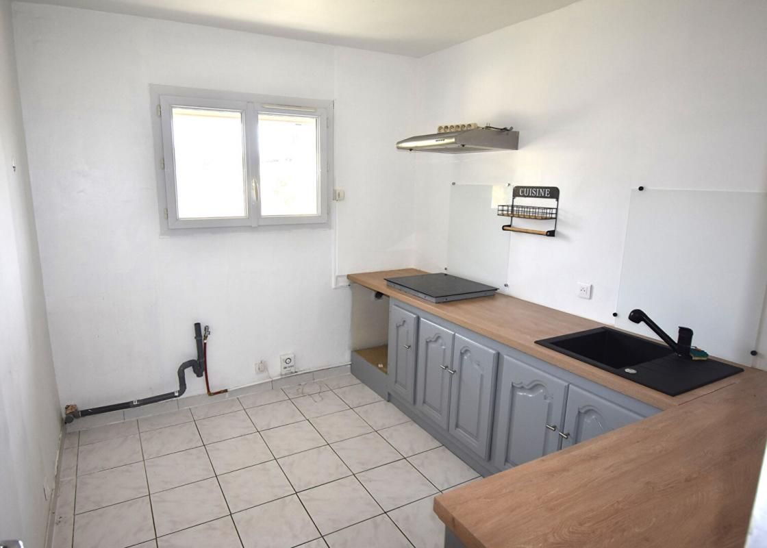 NIMES Maison avec jardin et annexe 4