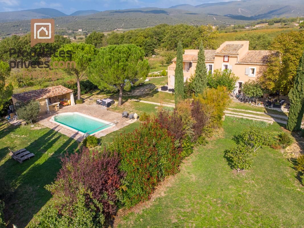 Bastide au calme à  Villars  (84)10 pièce(s) 275 m2 sur une parcelle de 19500m2, piscine