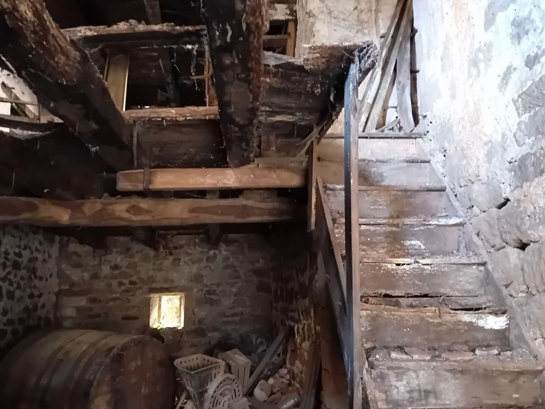 CARDAILLAC Bâtiment  en pierre 3 pièces 298m2 maison et grange 4