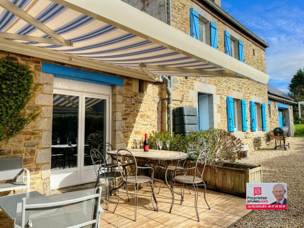 LA ROCHE-DERRIEN Maison  rénovée : 4 chambres, 140 m2 habitables 1